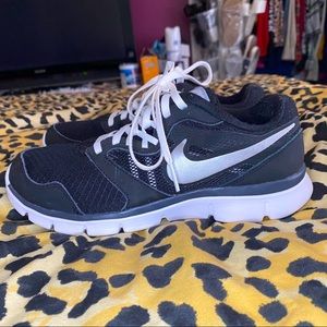 Women’s size 6.5 Wide sneakers